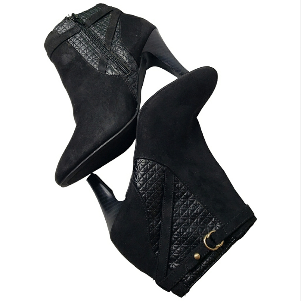 London Fog Quilted Buckle Heel Vegan Boots 8M